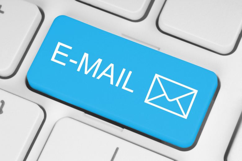 Email otomatis